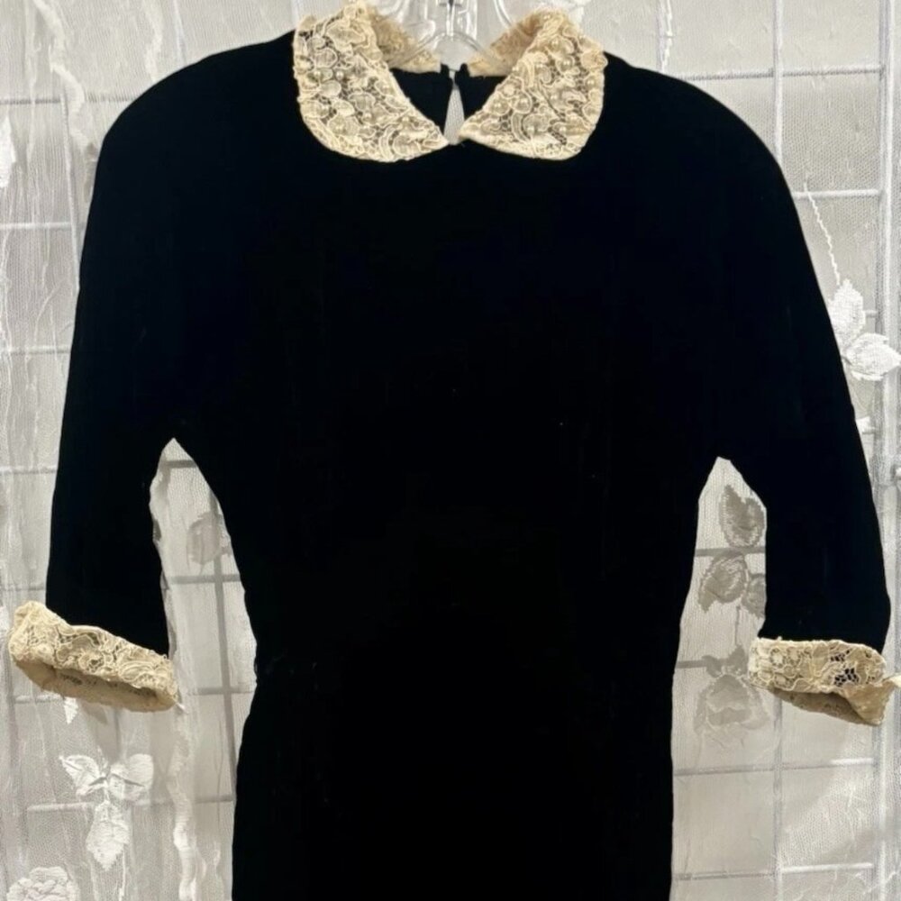 Vintage 1930s Black Velvet Dress Lace Collar Art Deco XS